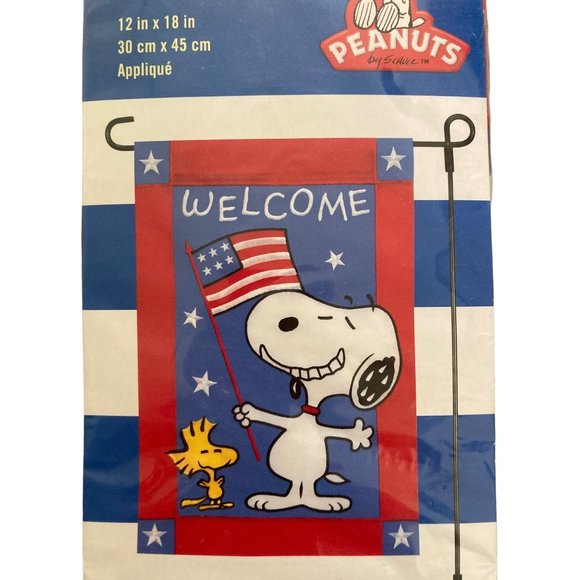 jetmax Holiday Patriotic Snoopy Peanuts Gang Garden Waving